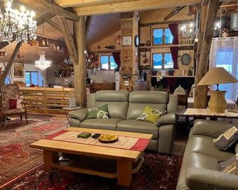 Ferme savoyarde rénovée 2 chambres - Arâches-la-Frasse - Salon