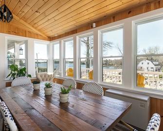 The Oaks Seaside Retreat - Western Shore - Dining room