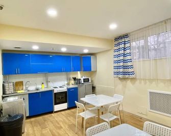 ألما آتا هوستل - ألماتي - مطبخ