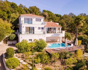 Modernes Ferienhaus La petite maure mit Pool, Meerblick, familienfreundlich by Riviera Homelife Management - Roquebrune-sur-Argens