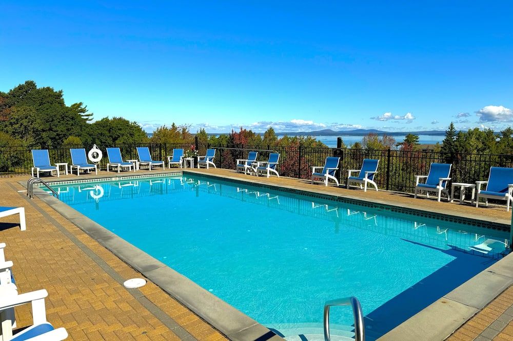 Atlantic Eyrie Lodge - בר הארבור - בריכה