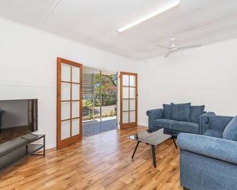 Campbell Cottage - A Beachside Escape in Torquay - Torquay - Huiskamer