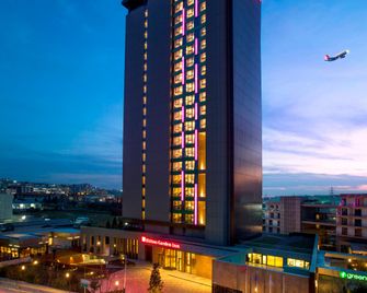 Hilton Garden Inn Istanbul Ataturk Airport - Estambul - Edificio