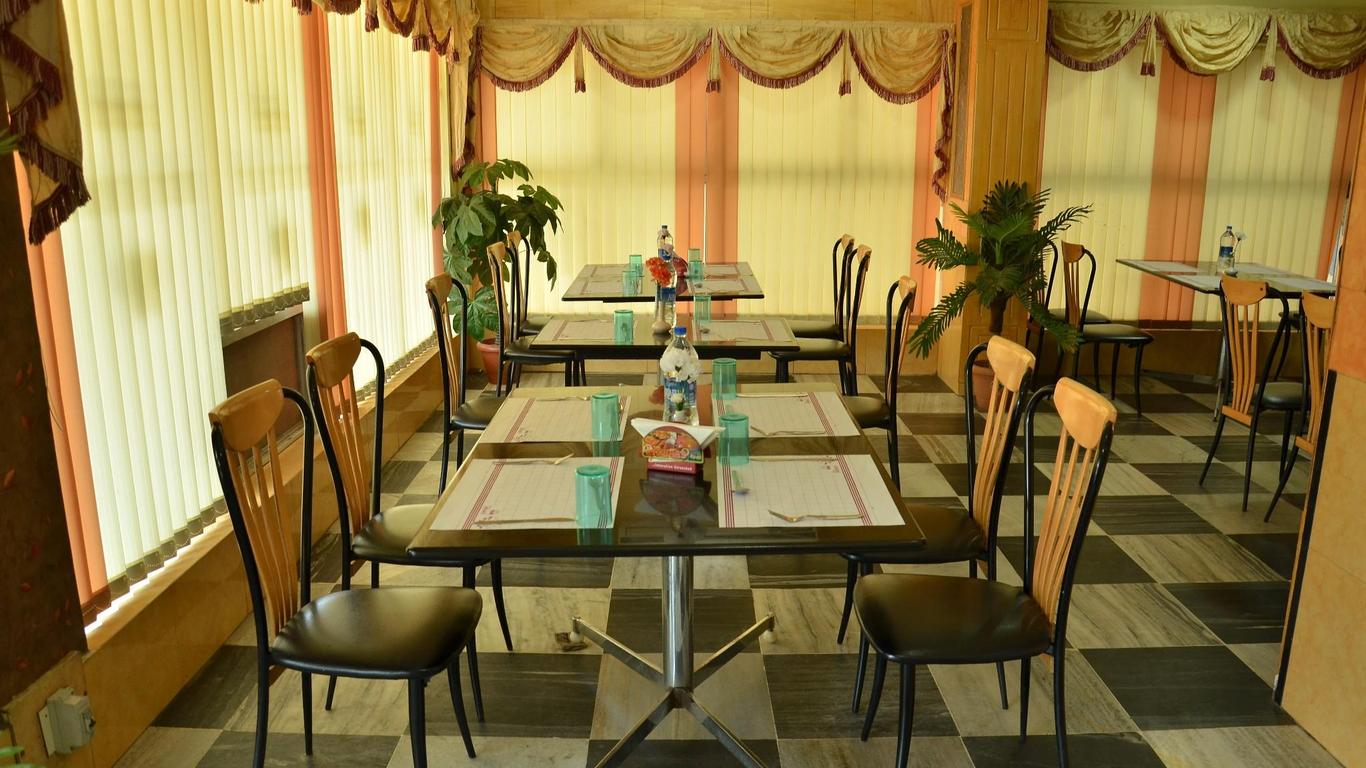 Hotel Aryaas