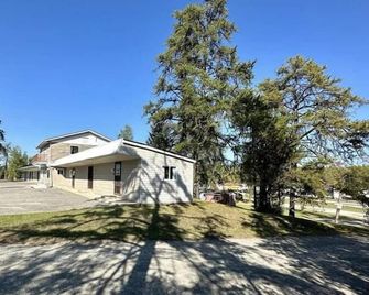 Pine Ridge Motel - Timmins - Venkovní prostory