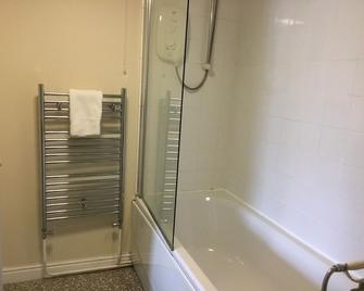 Kings Arms Hotel - Richmond - Bathroom