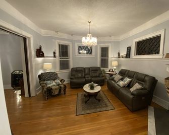 Historic home in Petersburg - Petersburg - Living room