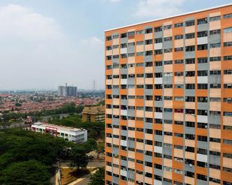 Affordable 2BR at Sentra Timur Apartment - Yakarta - Edificio