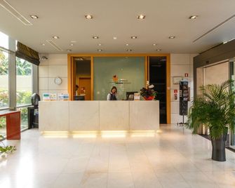 Golden Residence Hotel - Funchal - Front desk