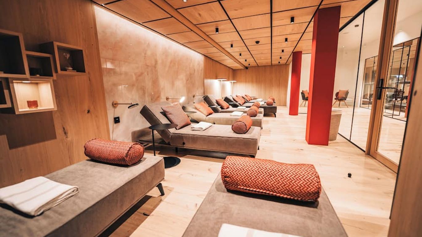 Swiss Alpine Hotel Allalin