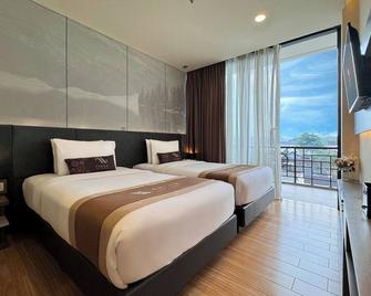 Aveon Hotel Yogyakarta by Daphna Management - Yogyakarta - Bedroom
