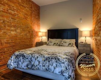 Royal Inn and Suites - Guelph - Yatak Odası
