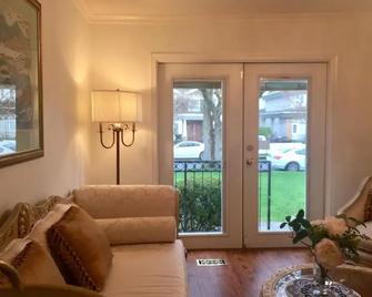 Sun House - Vancouver - Sala de estar