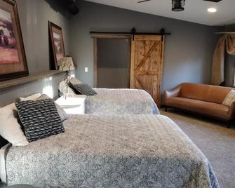 Luxury Amish Built Barn Home at Turkey Run - Marshall - Habitación