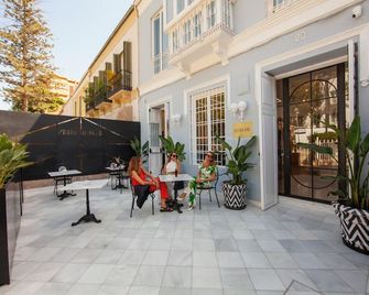 Pries Homes La Casa Azul - Málaga - Patio