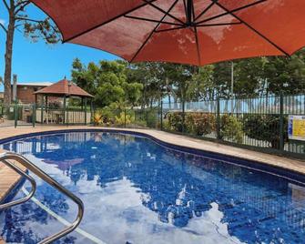 Charlton on The Esplanade - Hervey Bay - Pool