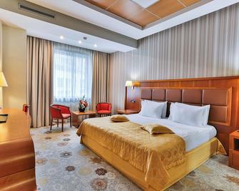 Kings Park Hotel - Podgorica - Habitación