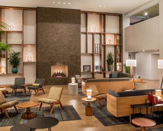 DoubleTree By Hilton Atlanta Windy Hill Ballpark - מרייטה - טרקלין