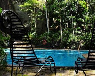 Boulder Garden Hotel - Ratnapura - Pool