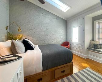 Historic Home w/ Garden: Walk to Center City! - Filadelfia - Sypialnia
