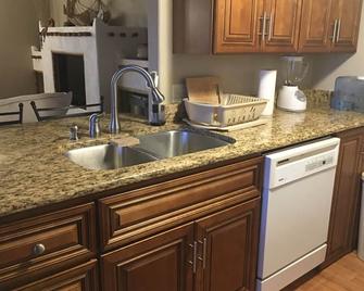 Lovely 2 bedrooms Condo Pool - Fountain Hills - Kitchen