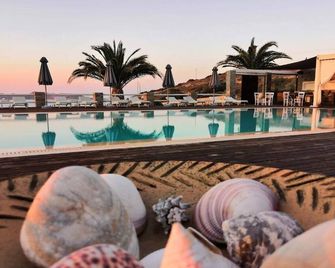 Maryo Village - Naousa - Piscine