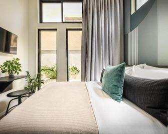 קולורבוקס - מבית לוגאין מלונות תל-אביביים - תל אביב - חדר שינה