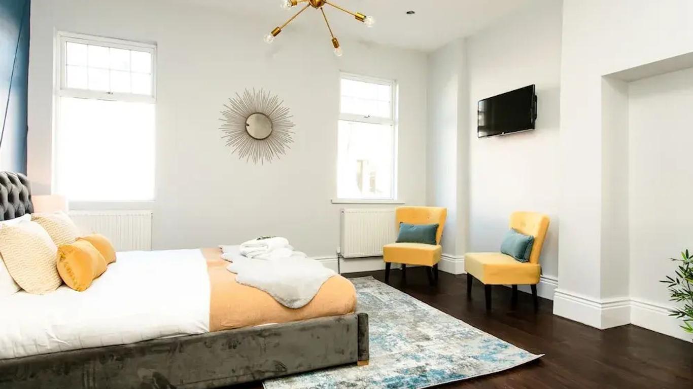 Esplanade Lodge