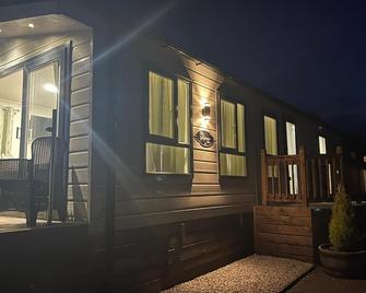 Lake District Luxury Lodge - Cockermouth - Building