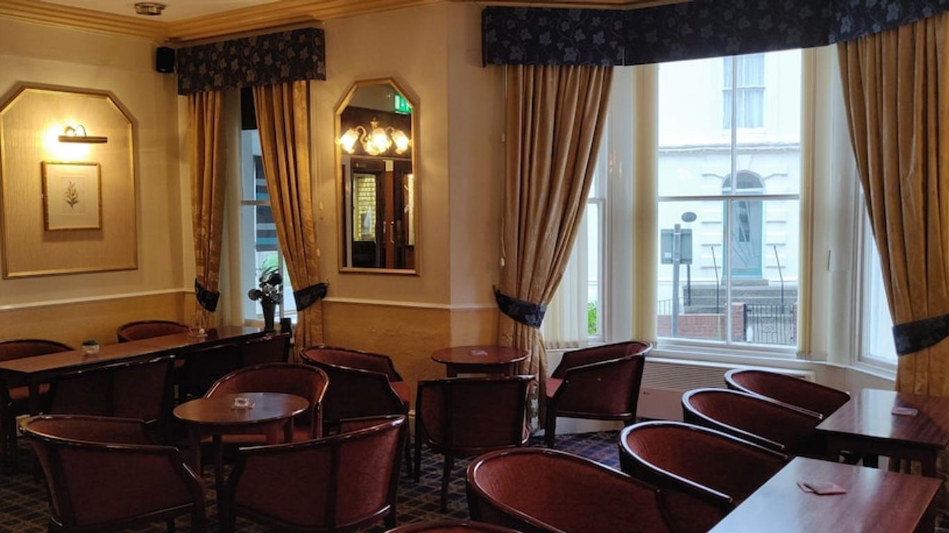 Rivelyn Hotel Bar & Restaurant