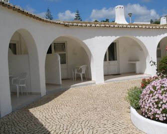 Apartamentos Turisticos Marsol - Lagos - Patio