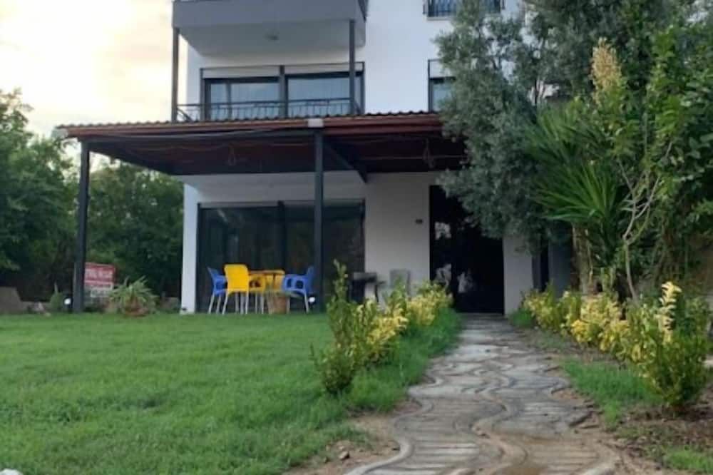 Ozbek Apart Otel - Izmir - Patio