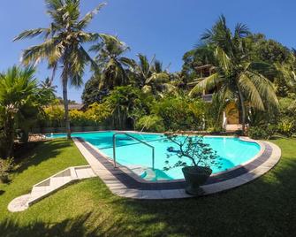 Leijay Garden Retreat - Galle - Piscina