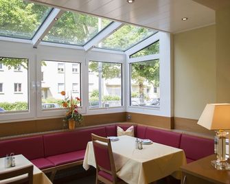 Hotel Kriemhild am Hirschgarten - מינכן - מסעדה