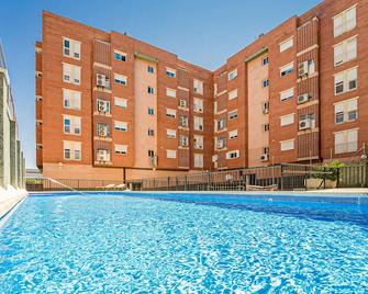 Awesome apartment in Jaen with WiFi and 4 Bedrooms - Jaen - Bazén