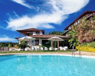 أرامباري بوزيوس هوتل - بوزيوس - حوض السباحة