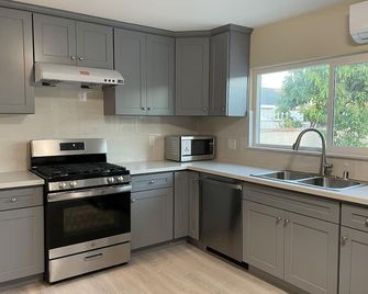 1B1B Guest House W/Full Kitchen Great Location Monthly Rental Only - Temple City - Kitchen