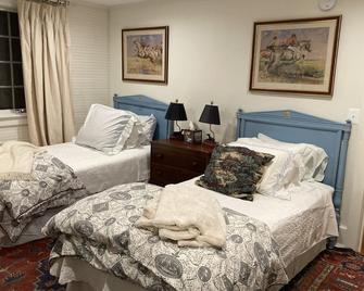 Stylishly Restored 1800's Historic Home- Heart Of Virginia Hunt & Wine Country! - Marshall - Habitación