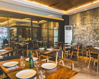 LA Fiesta Hotel - Iloilo - Restaurant