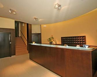 Hotel O Cruceiro - Caldas de Reis - Front desk