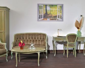 Hotel Stadt Hameln - Hamelin - Living room