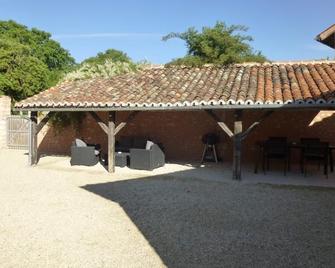 Gite du sechoir - Bouresse - Patio