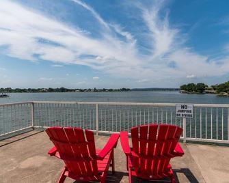 Family-Friendly Lake LBJ Getaway, Beach, Pool, 1 King bed, 1 Queen bed, View - Marble Falls - Balkon