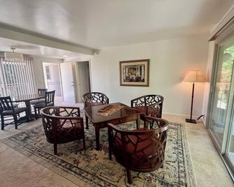 55+ community - Golf, Pool, Clubhouse -Riviera Lifestyle Near Santa Barbara - Goleta - Sala pranzo