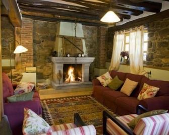 La Casa De Las Arcas - Vada - Sala de estar