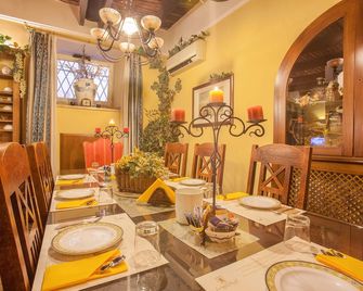 B&B L'Alloggio dei Vassalli - Napoli - Ruokailuhuone