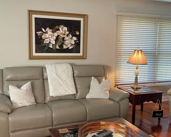 Mi Casa Es Su Casa - Ann Arbor - Living room