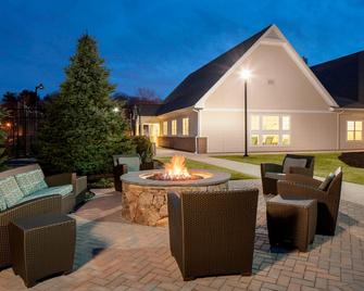 Residence Inn by Marriott Boston Norwood - Norwood - Binnenhof