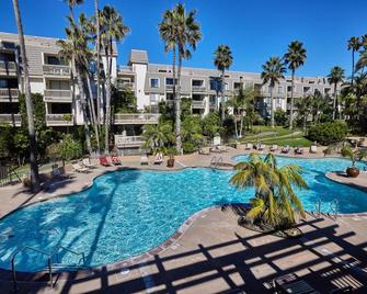 Oceanfront condo at North Coast Village - Oceanside - Piscina