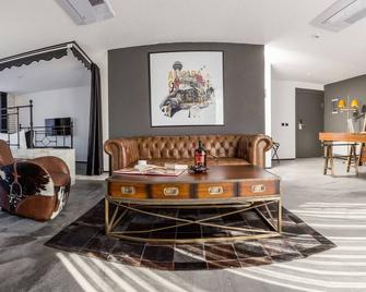 Check Inn Suite Hotel & Spa - Ankara - Living room